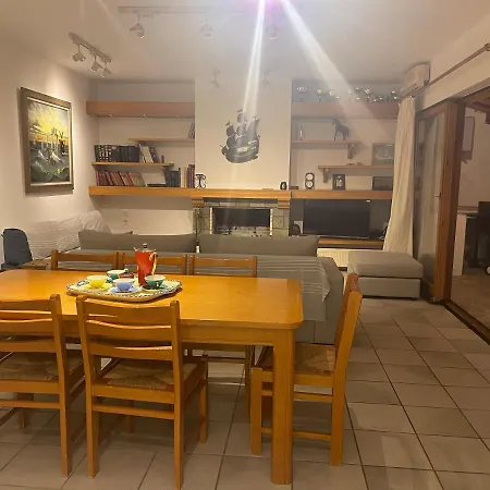 Holiday home Sea-side 3 Bedroom- House Poros Town