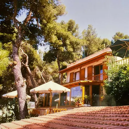 Sea-side 3 Bedroom- House * Poros Town