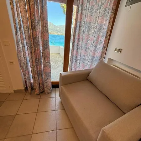 Holiday home Sea-side 3 Bedroom- House Poros Town